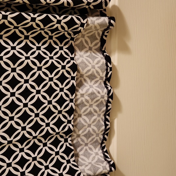 Michael Kors stretchy blouse with gold breast buckle - Picture 5 of 6